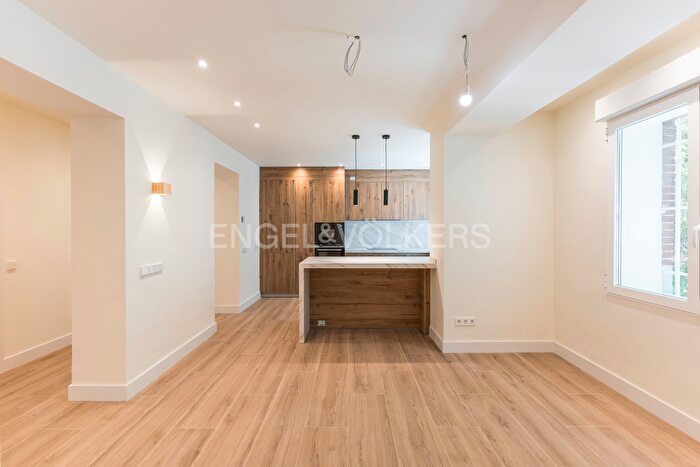 Casas en venta y pisos alquiler - 3