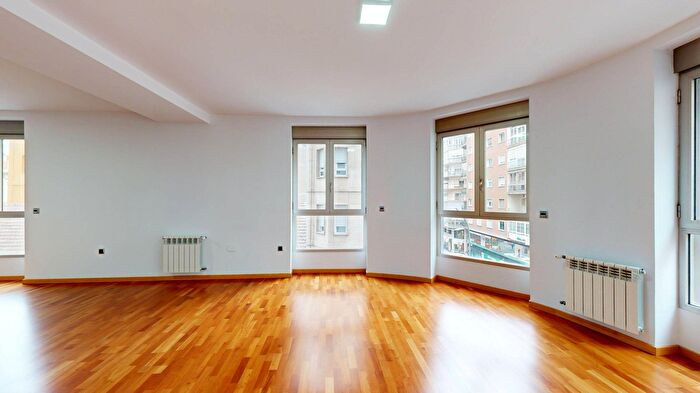 Casas en venta y pisos alquiler - 1