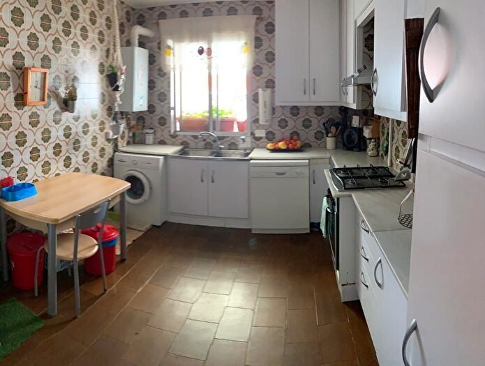 Casas en venta y pisos alquiler - 1
