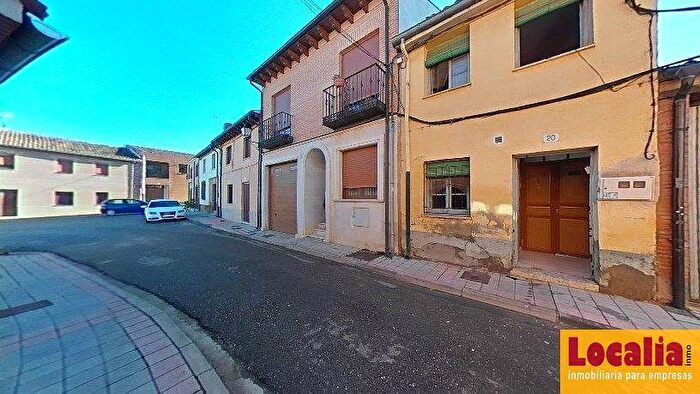 Casa en venta en Paredes de Nava, Palencia de 3 habitaciones