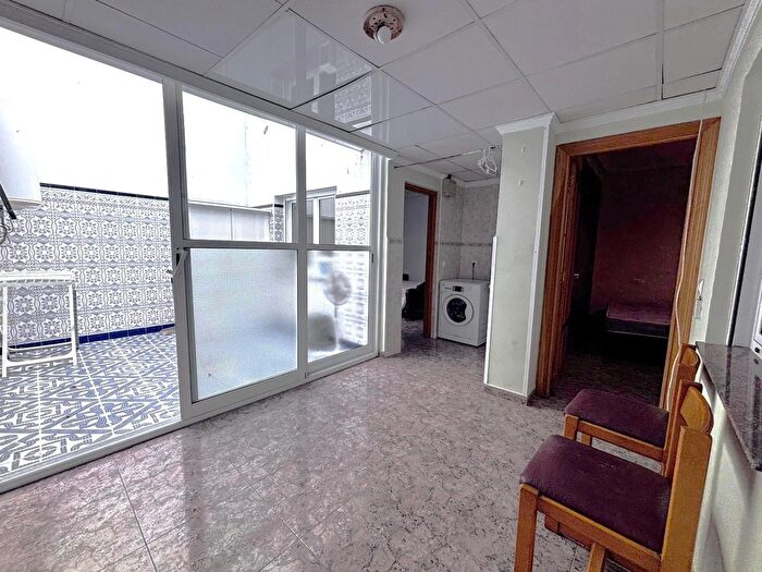Casas en venta y pisos alquiler - 3