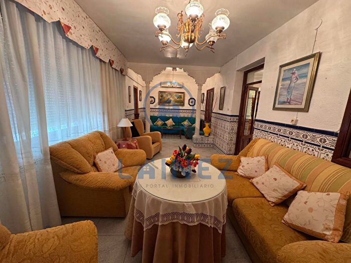 Casas en venta y pisos alquiler - 1