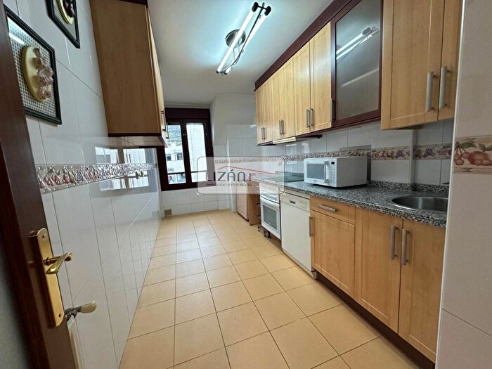 Casas en venta y pisos alquiler - 1