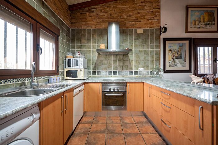 Casas en venta y pisos alquiler - 2