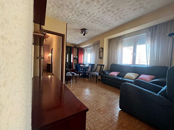 Casas en venta y pisos alquiler - 1