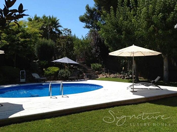 Casa en venta en Bellaterra, Cerdanyola del Vallès de 5 habitaciones
