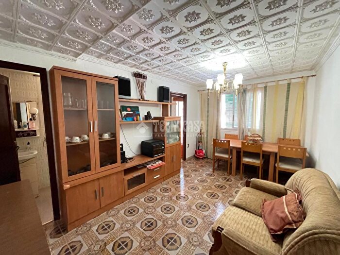 Casas en venta y pisos alquiler - 1