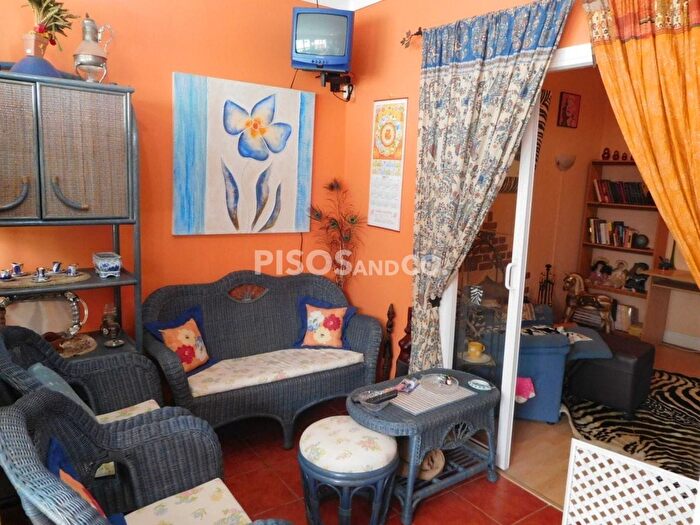 Casas en venta y pisos alquiler - 3