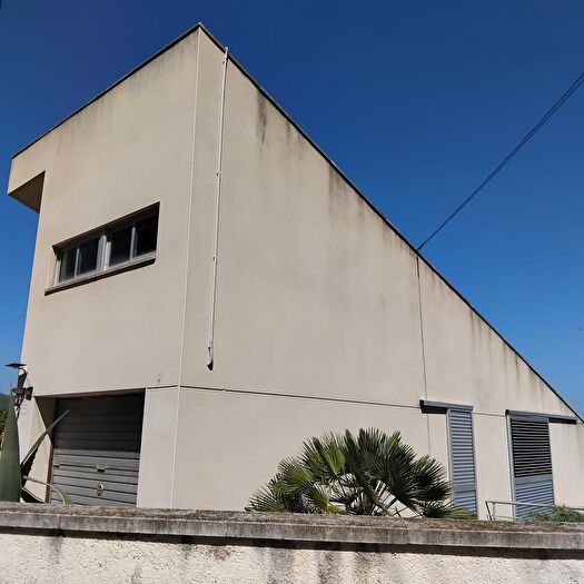 Casa en venta en Riudecanyes, Tarragona de 4 habitaciones
