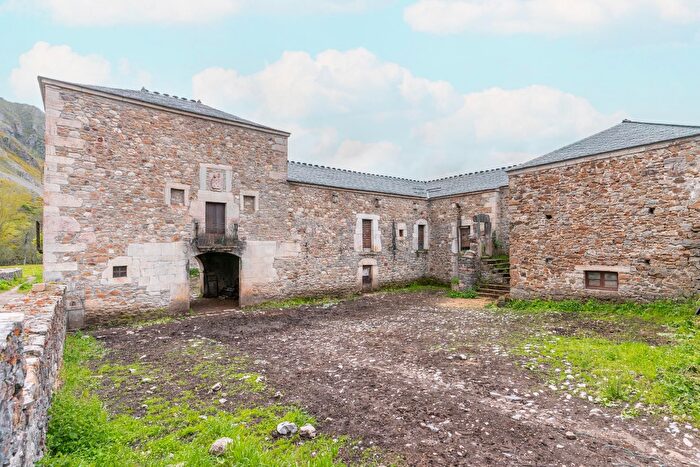 Casas en venta y pisos alquiler - 1