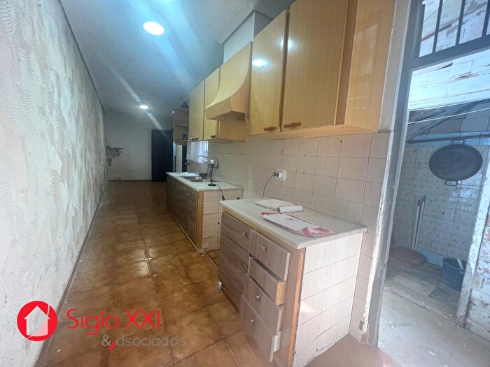 Casas en venta y pisos alquiler - 1