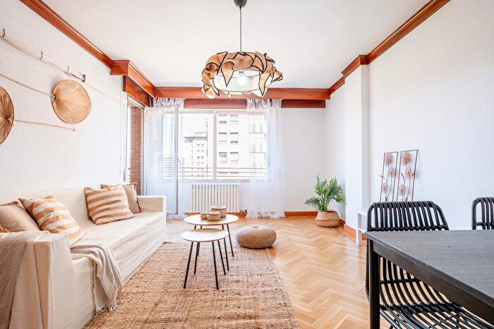 Casas en venta y pisos alquiler - 1