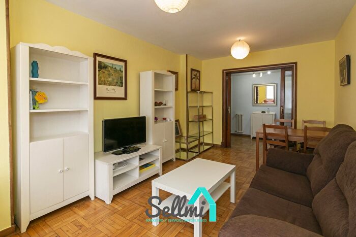 Casas en venta y pisos alquiler - 3
