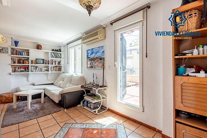 Casas en venta y pisos alquiler - 3