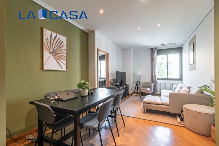 Casas en venta y pisos alquiler - 1