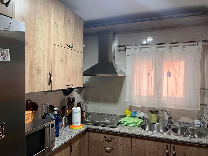 Casas en venta y pisos alquiler - 1