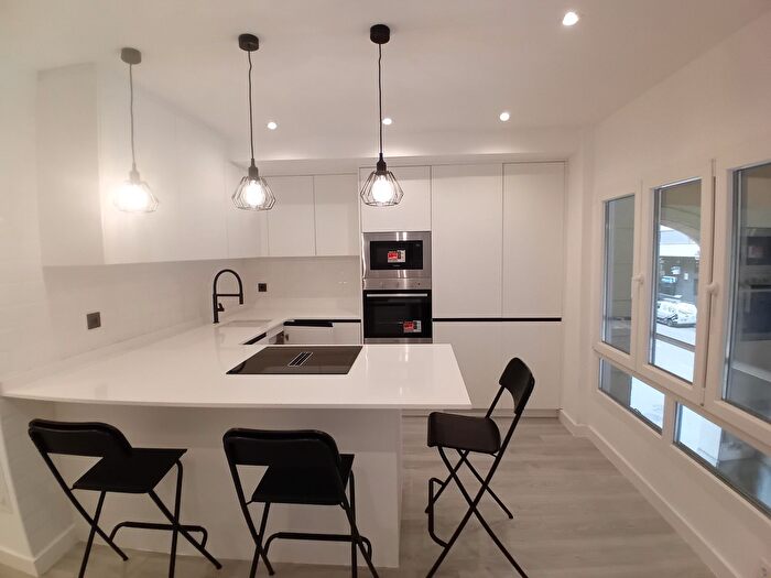 Casas en venta y pisos alquiler - 1
