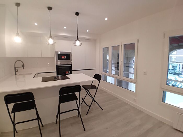 Casas en venta y pisos alquiler - 3