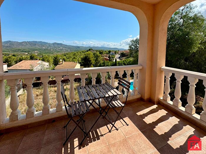 Casa en venta en La Bisbal del Penedès, Tarragona de 3 habitaciones