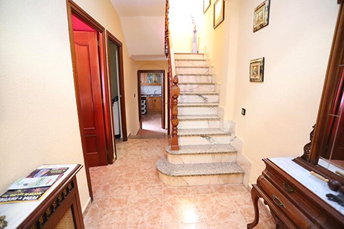 Casas en venta y pisos alquiler - 1