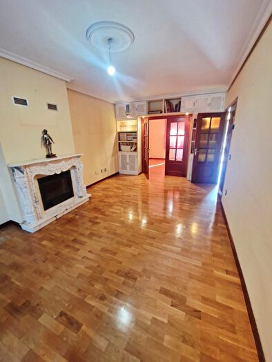 Casas en venta y pisos alquiler - 3