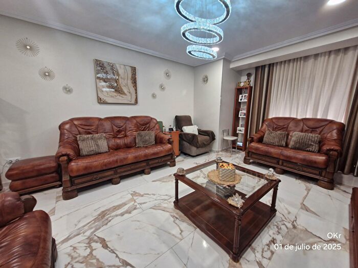 Casas en venta y pisos alquiler - 2