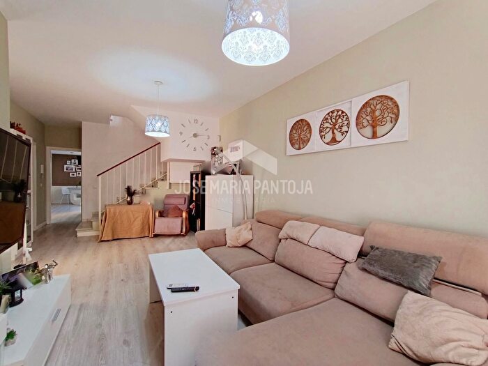 Casas en venta y pisos alquiler - 3
