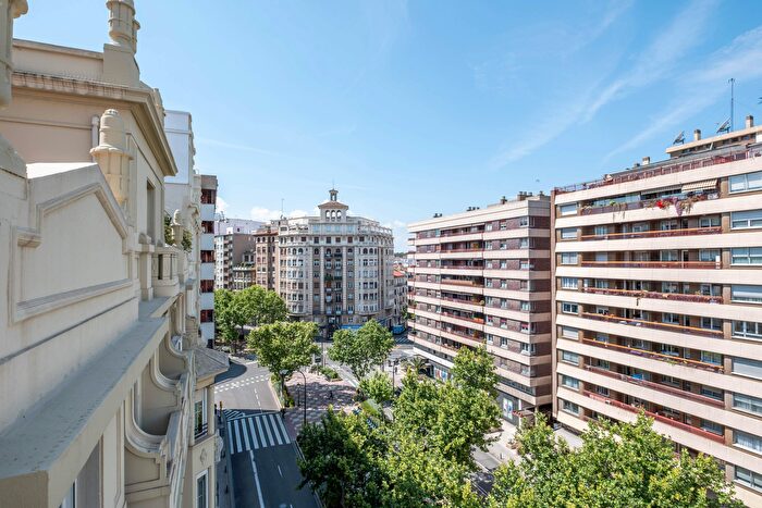 Casas en venta y pisos alquiler - 1