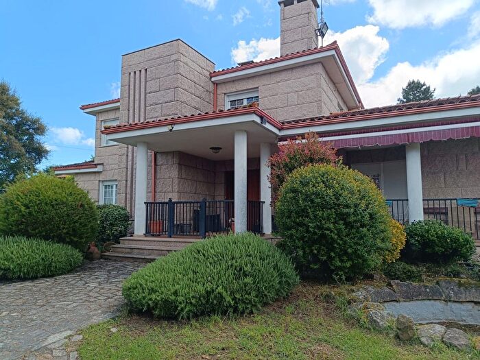 Casa en venta en O Pereiro de Aguiar, Ourense de 5 habitaciones