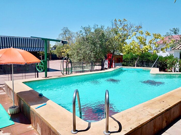 Casa en venta en La Carlota, Córdoba de 5 habitaciones