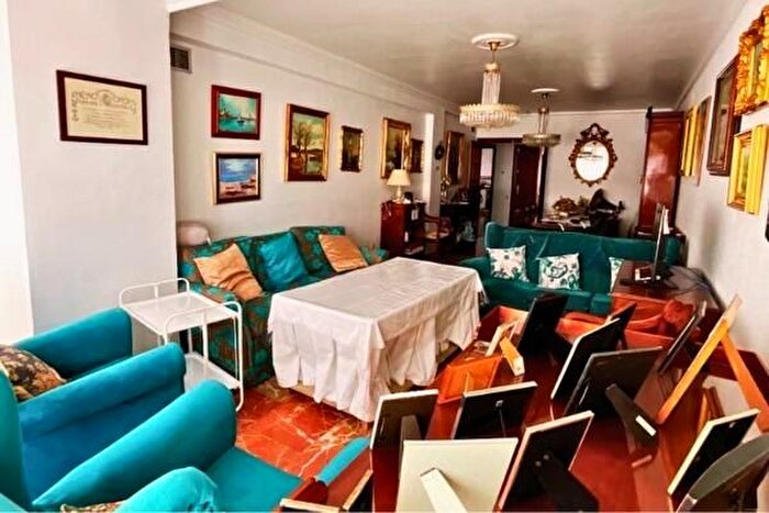 Casas en venta y pisos alquiler - 3