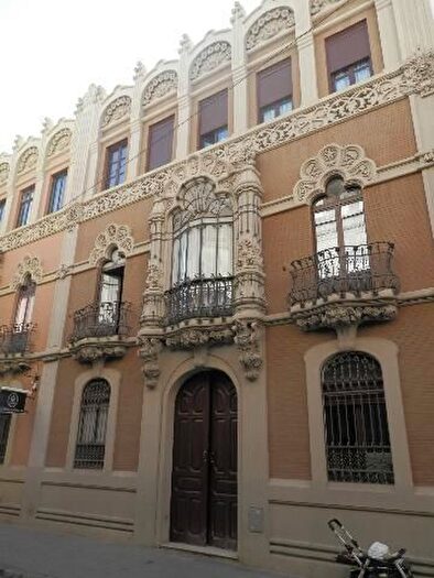 Casas en venta y pisos alquiler - 1