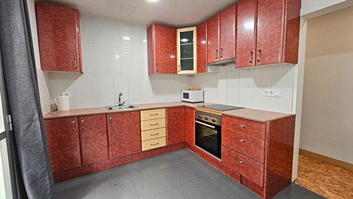 Casas en venta y pisos alquiler - 3