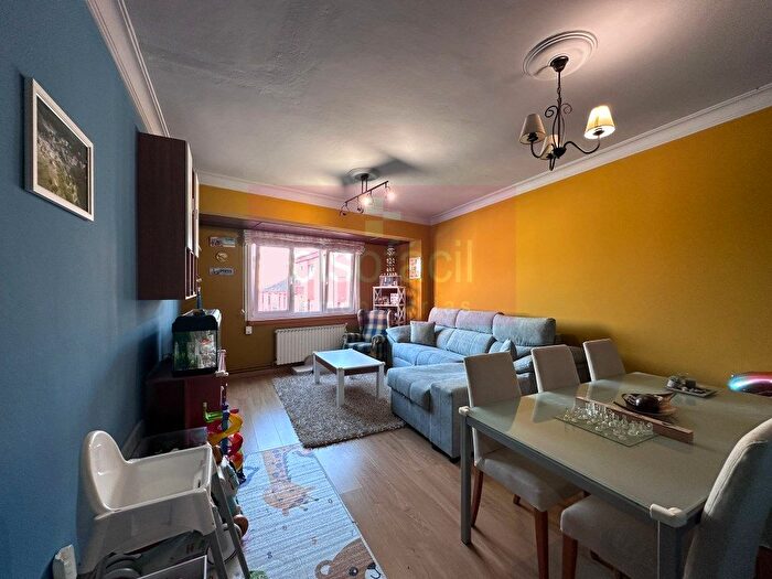 Casas en venta y pisos alquiler - 1