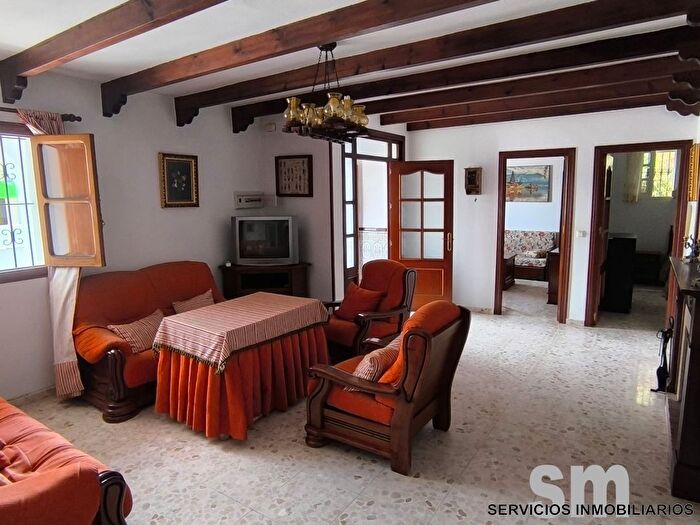 Casas en venta y pisos alquiler - 1