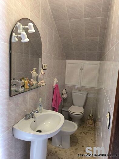 Casas en venta y pisos alquiler - 3
