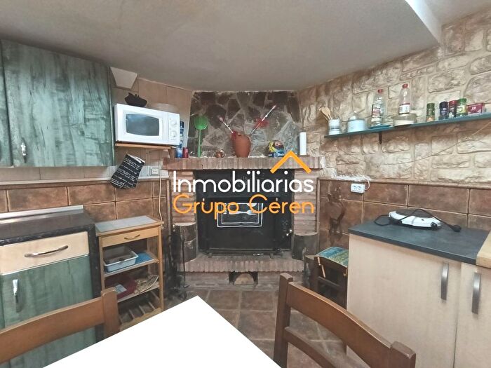 Casas en venta y pisos alquiler - 2
