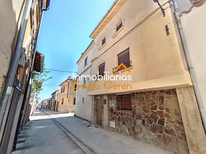 Casas en venta y pisos alquiler - 1