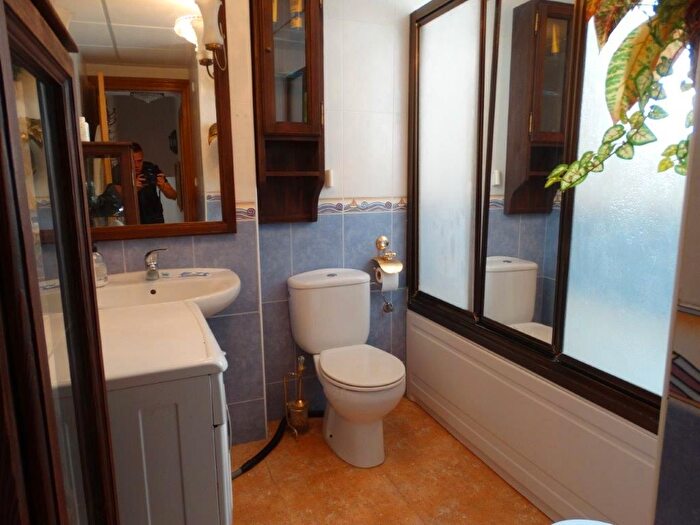 Casas en venta y pisos alquiler - 3
