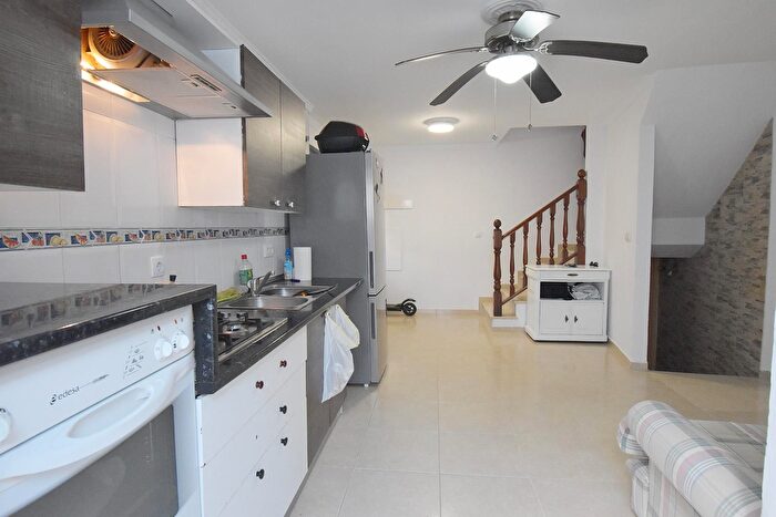 Casas en venta y pisos alquiler - 2
