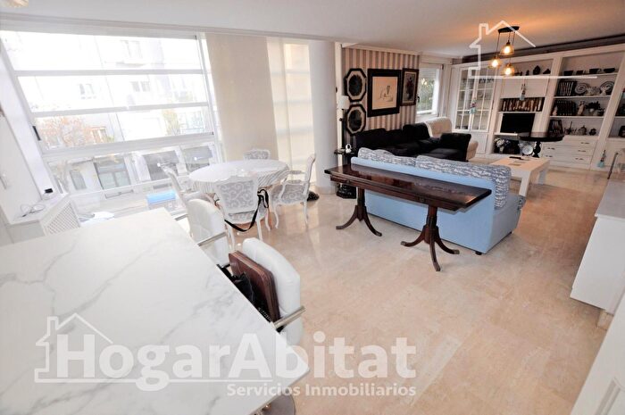 Casas en venta y pisos alquiler - 3