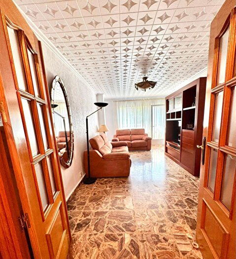 Casas en venta y pisos alquiler - 1