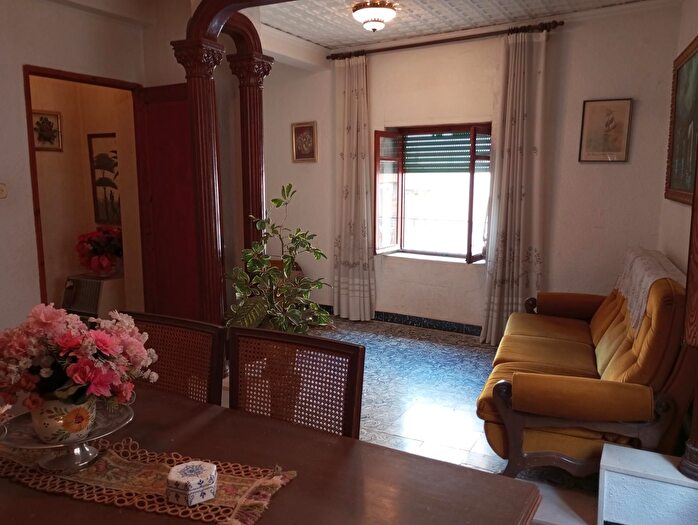 Casas en venta y pisos alquiler - 1