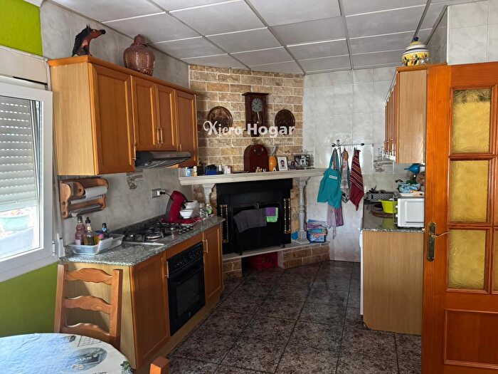 Casas en venta y pisos alquiler - 3