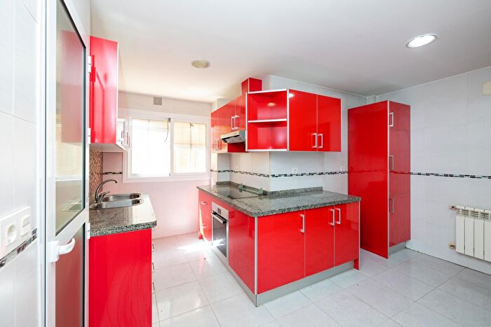 Casas en venta y pisos alquiler - 2