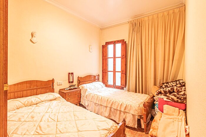 Casas en venta y pisos alquiler - 2