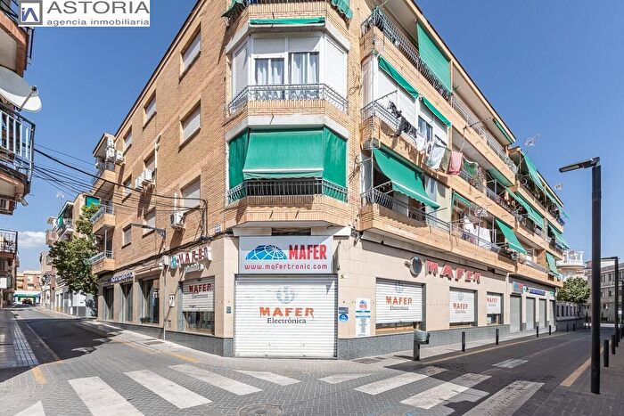 Casas en venta y pisos alquiler - 1