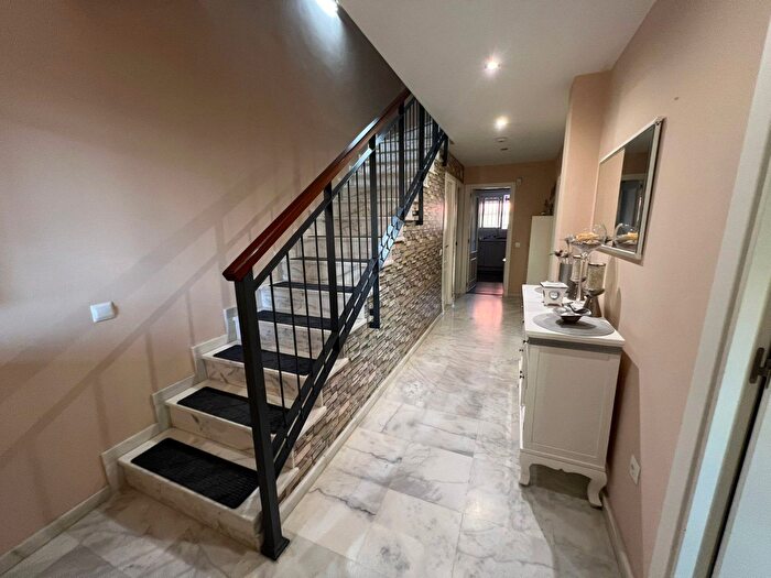 Casas en venta y pisos alquiler - 2