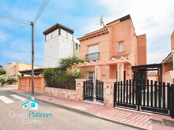 Casas en venta y pisos alquiler - 2