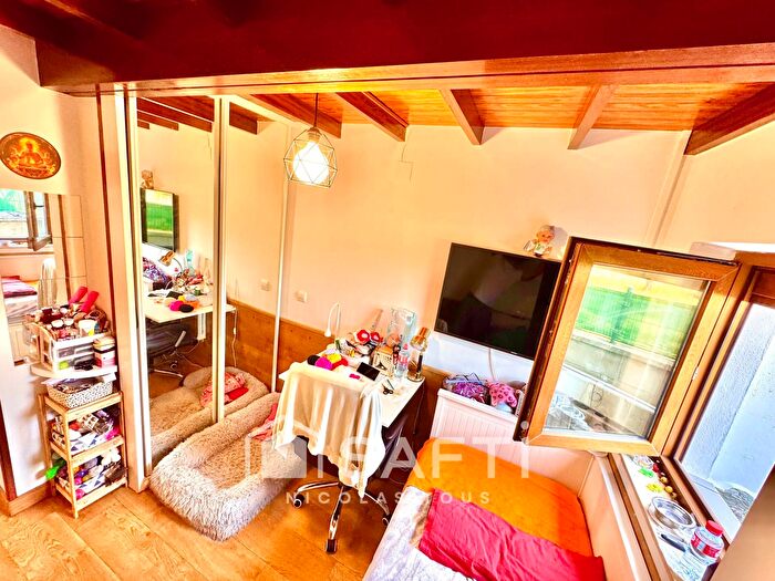 Casas en venta y pisos alquiler - 3